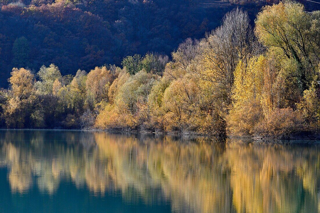 France, Doubs, Mathay, Doubs valley in autumn