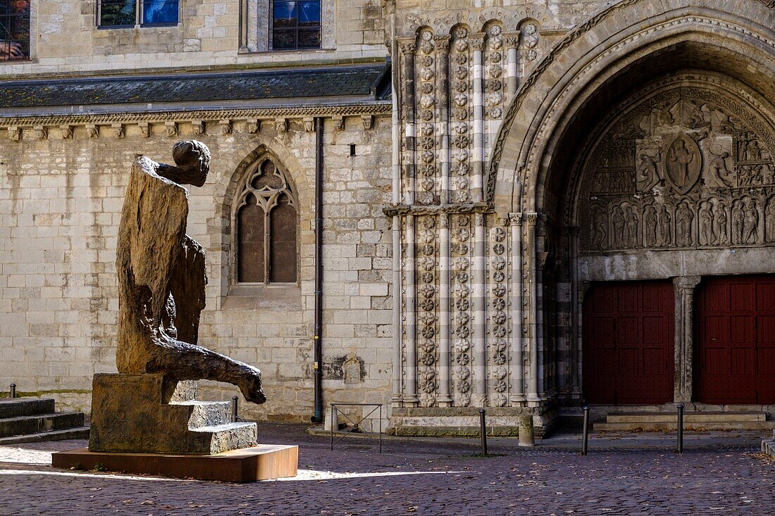 France, Quercy, Lot, Cahors, the old city, square Clement Marot, l'Ange du Lazaret art peice of Marc Petit a french sculptor