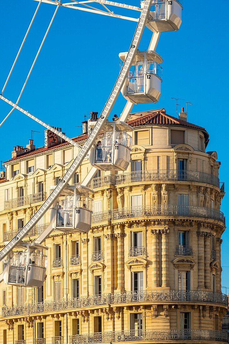 Frankreich, Bouches du Rhone, Marseille, Stadtzentrum, das Samaritaine-Gebäude und die Grande Roue