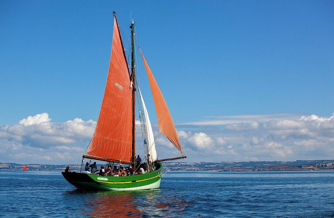 France, Finistere, Douarnenez, Festival Maritime Temps Fête, Cap Sizun, traditional sailboat on the port of Rosmeur