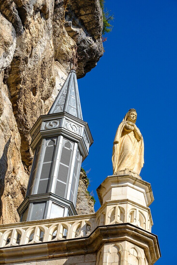 France, Haut Quercy, Lot, Rocamadour, stop on Saint Jacques de Compostelle pilgrimage, main sanctuary square