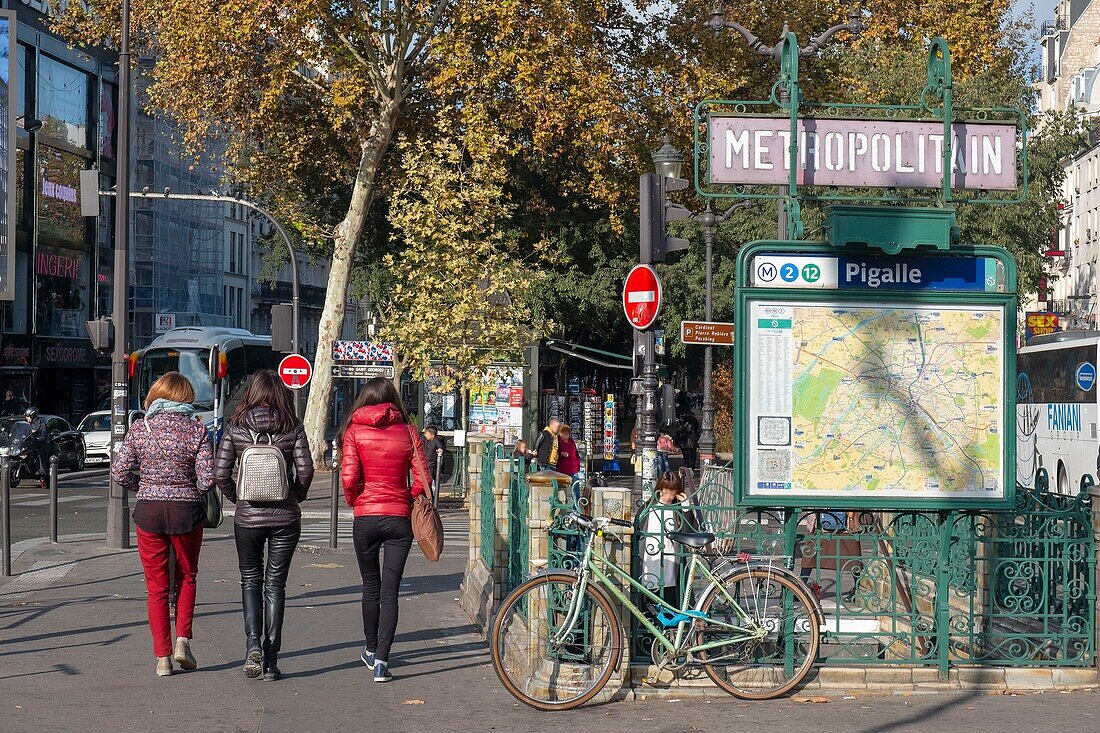France, Paris, 18th District, Metro Pigalle, Boulevard de Clichy