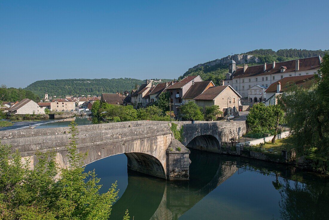 Frankreich, Doubs, Loue-Tal, Brücke der Insel in Pretres