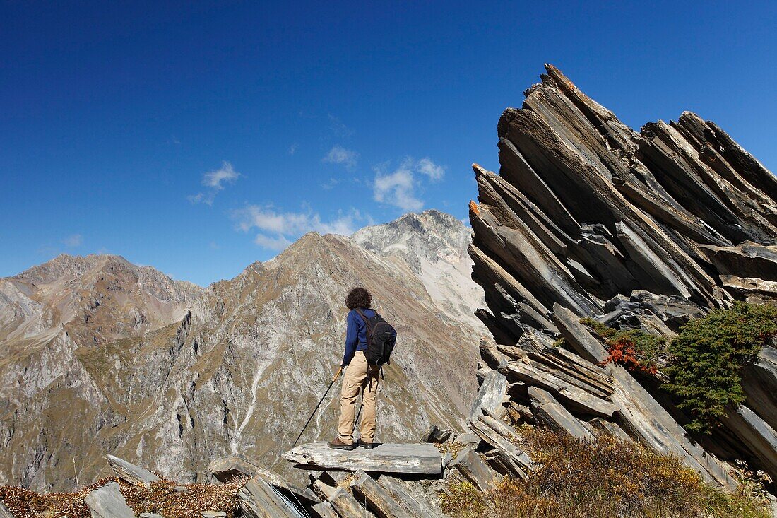 Frankreich, Isere, Valjouffrey, Nationalpark Ecrins, Haut Beranger Tal, Wanderin auf dem Weg zum Cote Belle Pass