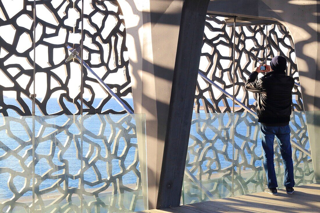 Frankreich, Bouches du Rhone, Marseille, J4 esplanade, MUCEM (Museum der europäischen und mediterranen Zivilisationen) des Architekten Rudy Ricciotti, das Betongeflecht der architektonischen Struktur