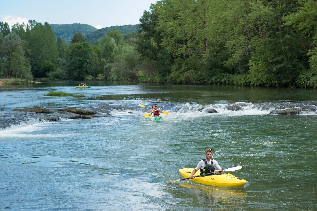 France, Doubs, Loue valley, canoe trip on the Loue de Vuillafans in Ornans,