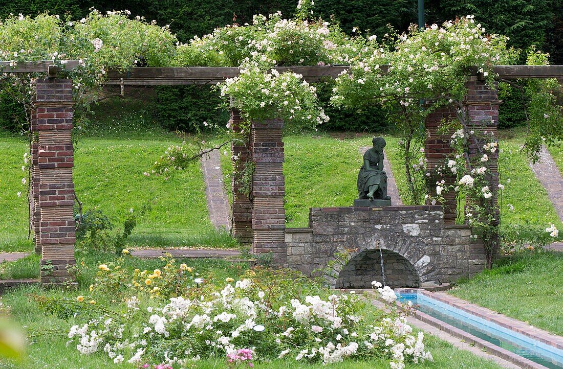 France, Hauts de Seine, Puteaux, Puteaux Island, Lebaudy park, the rose garden