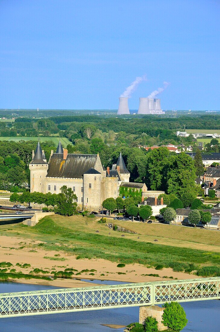 Frankreich, Loiret, Loiretal, von der UNESCO zum Weltkulturerbe erklärt, Sully sur Loire, Eigentum des Departements Loiret (Luftaufnahme)