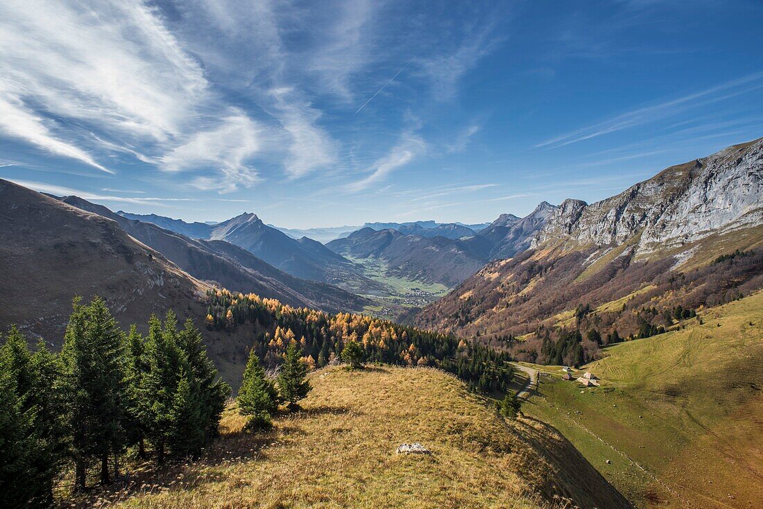 Frankreich, Haute Savoie, Regionaler Naturpark Bauges, Blick vom Col de la Frasse Umgebung