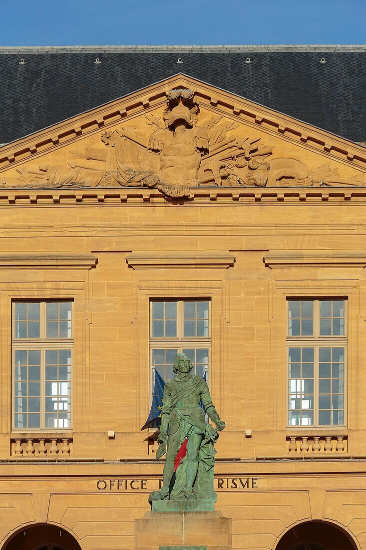 France, Moselle, Metz, Place d'Armes (square of arms), sttaue of General Fabert governor of former Principaute de Sedan in 1641 who made himself well known during the war of the 30 years when he layed siege to Stenay in 1654