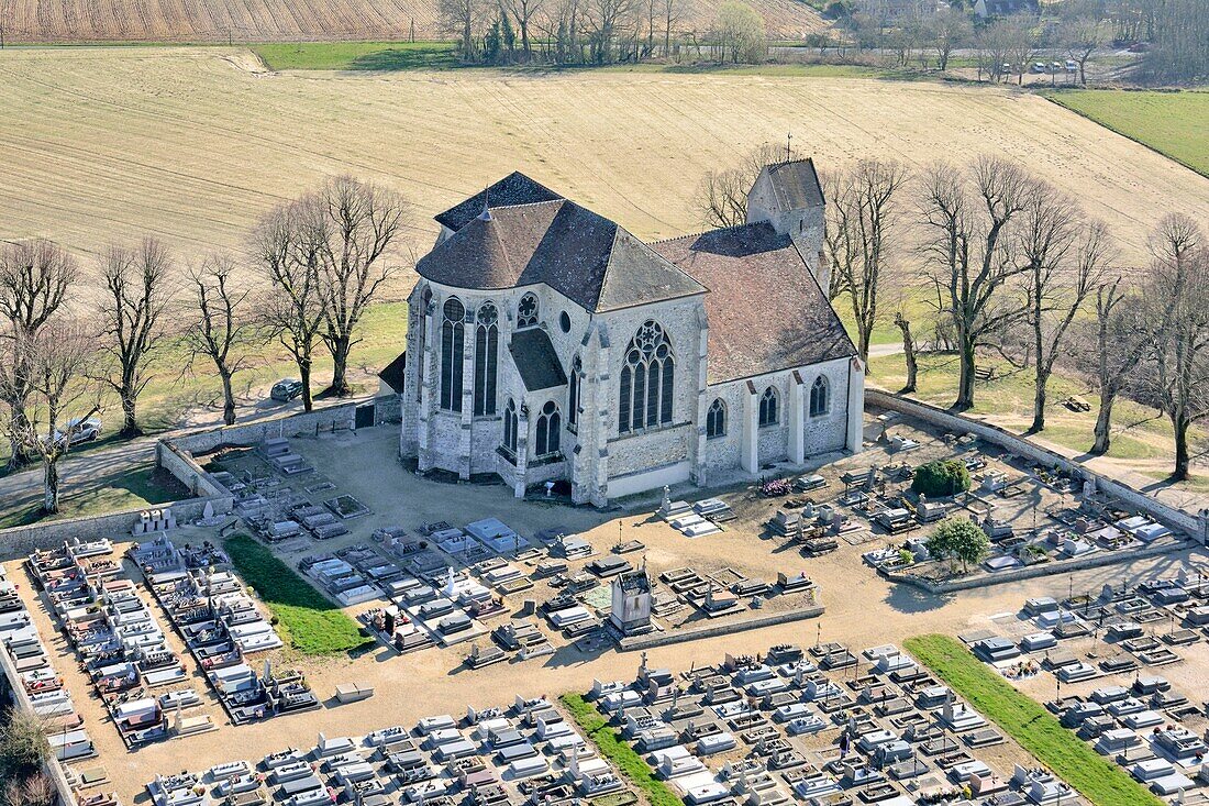 Frankreich, Seine et Marne, Doue, Kirche (Luftaufnahme)