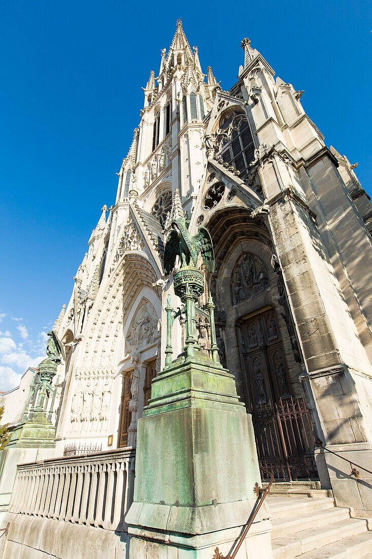 France, Meurthe et Moselle, Nancy, Neo Gothic Saint Epvre of nancy basilica built during the 19th century of stones from Euville