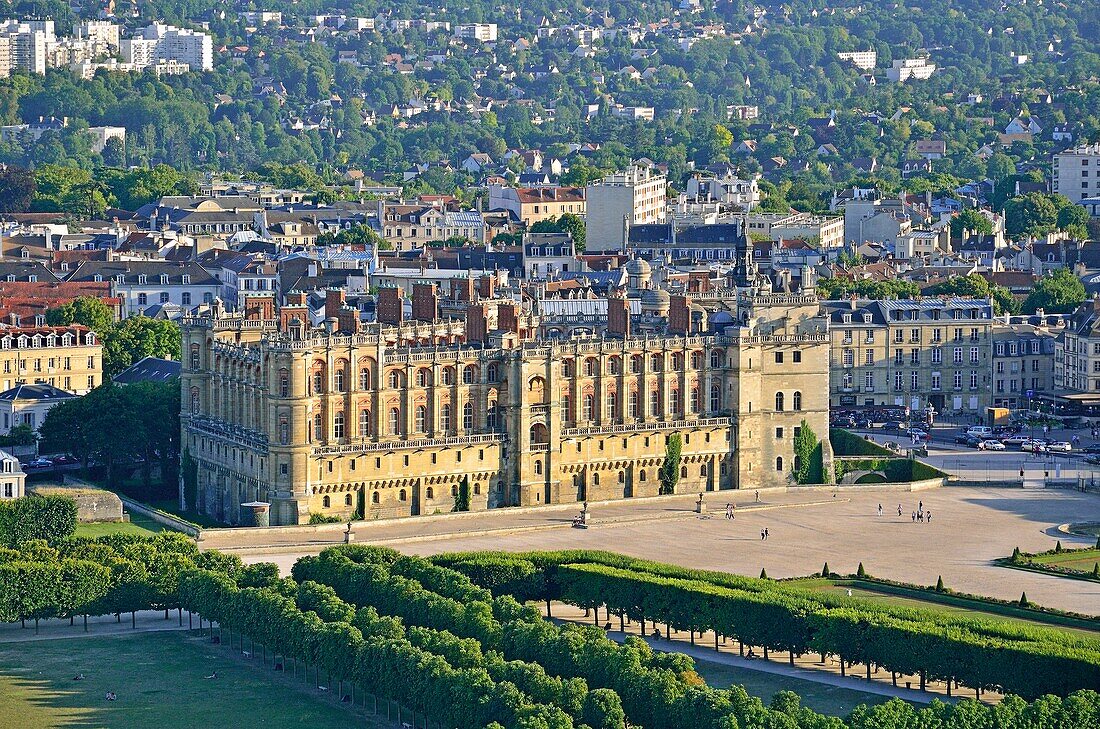 France, Yvelines, Saint Germain en Laye, the castle, headquarters of the National Archeology Museum (aerial view)