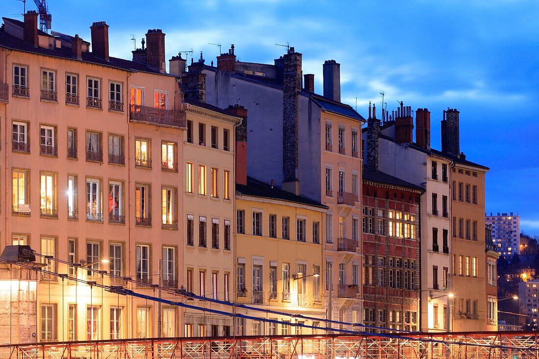 Frankreich, Rhône, Lyon, 5. Arrondissement, Alt-Lyon, Bondy-Kai und die Fußgängerbrücke Saint Vincent an der Saône, UNESCO-Weltkulturerbe