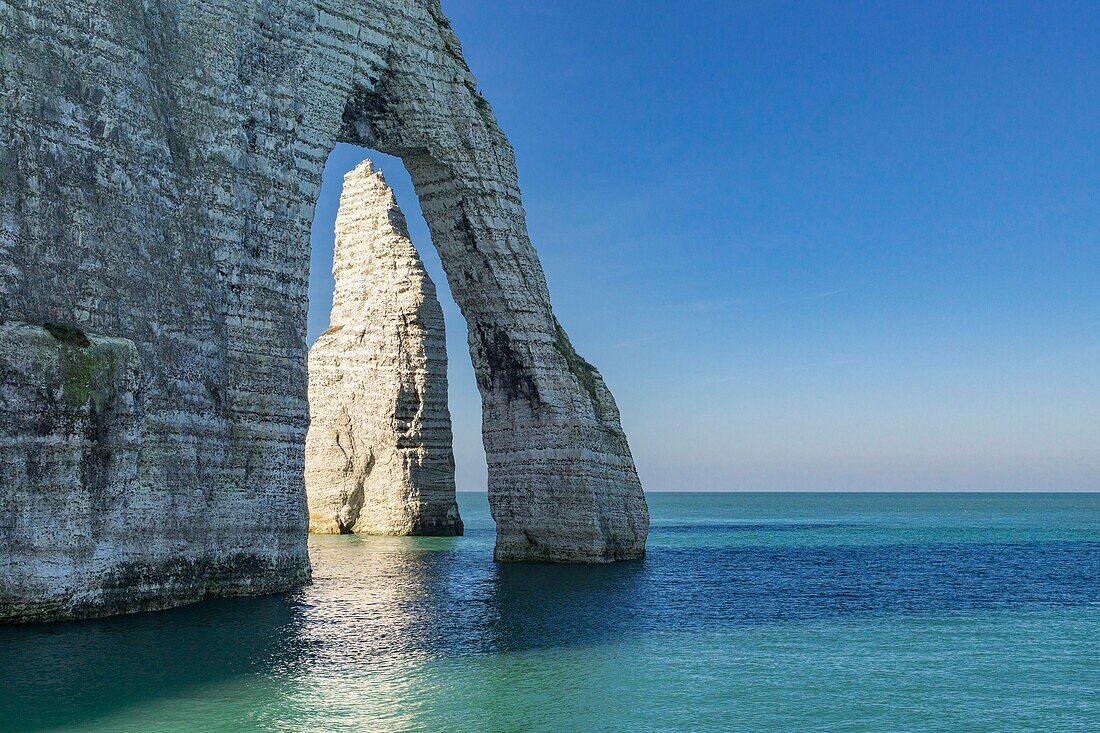 France, Seine Maritime, Cote d'albatre, Etretat, the cliff, arch and needle