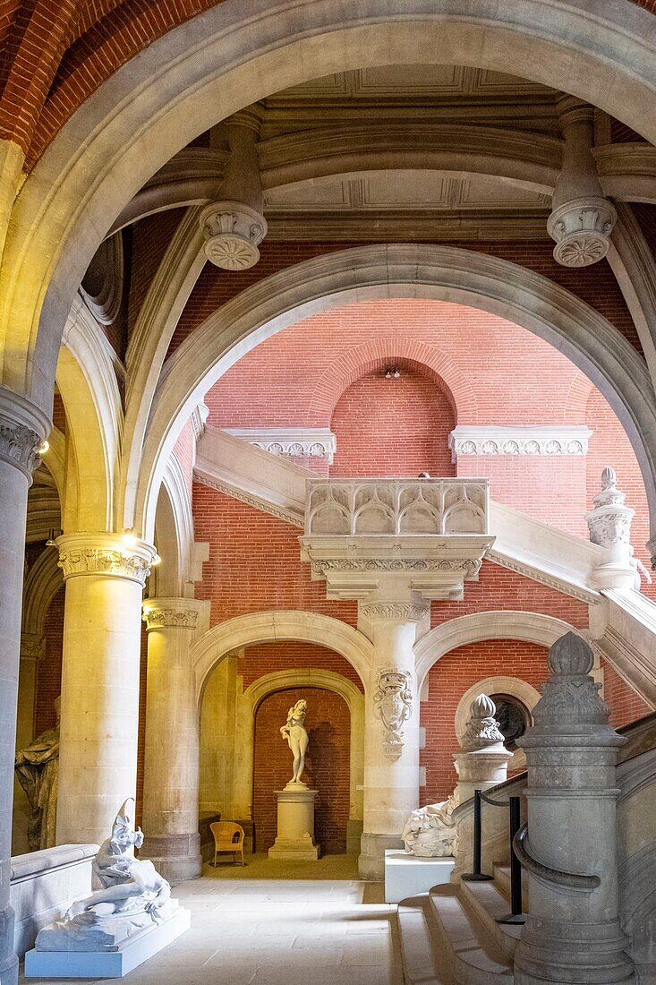 Frankreich, Haute Garonne, Toulouse, Musee des Augustins aus dem Jahr 1793 im ehemaligen Augustinerkloster von Toulouse, Treppe Darcy