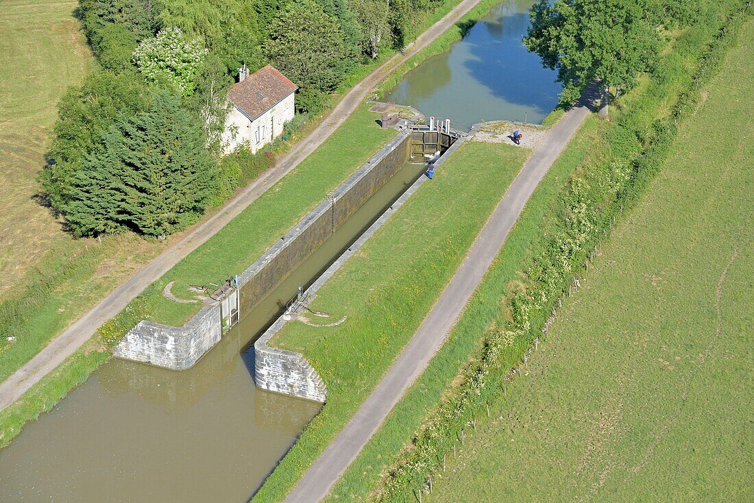 Frankreich, Cote d'Or, der Kanal von Burgund (Luftaufnahme)