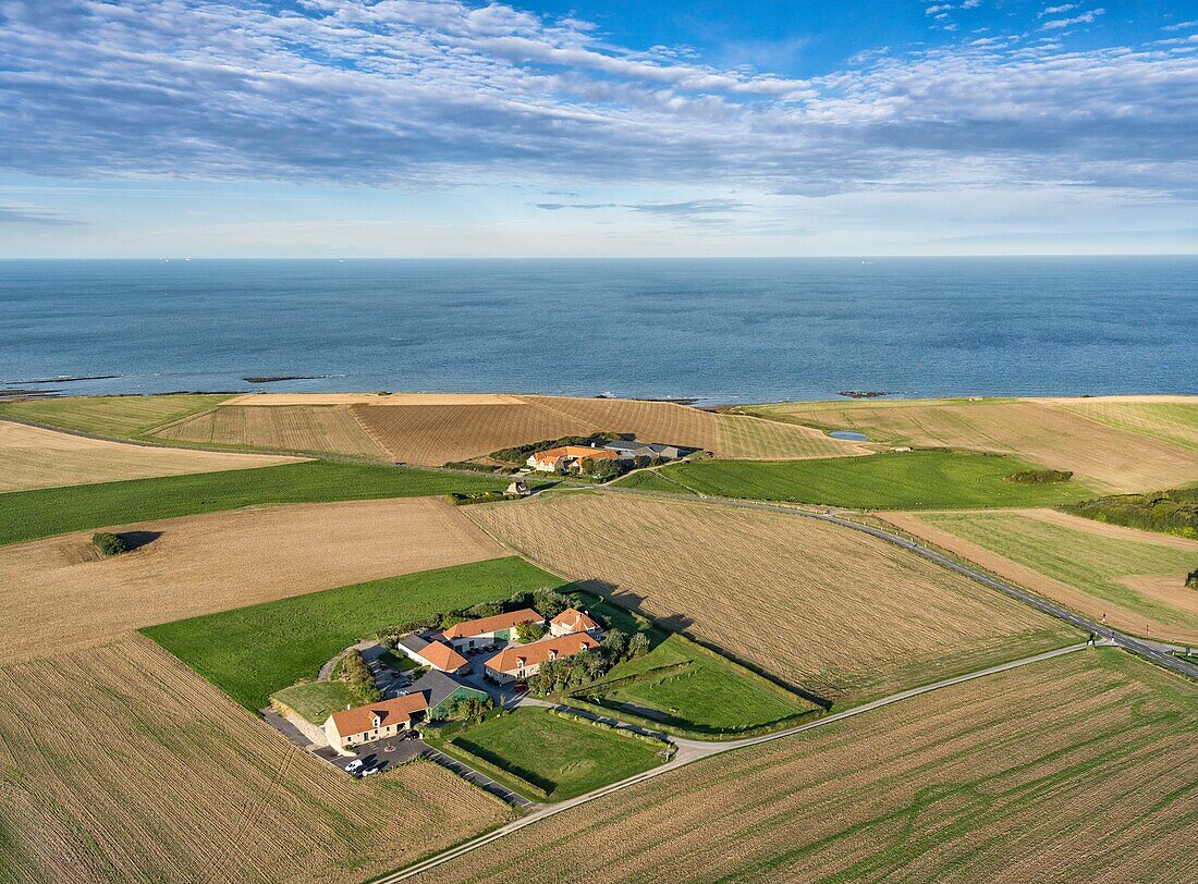 Frankreich, Pas de Calais, Audinghen, ein Bauernhof (Luftaufnahme)