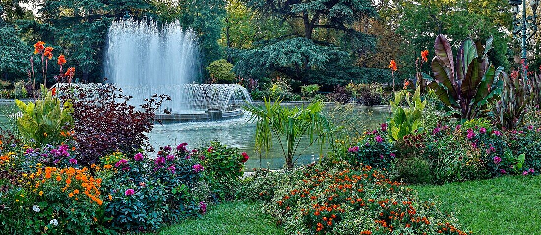 Frankreich, Haute-Garonne, Toulouse, gelistet bei Sehenswürdigkeiten in Midi-Pyrenäen, Grand-Rond-Platz, Blick auf den Garten und den Springbrunnen
