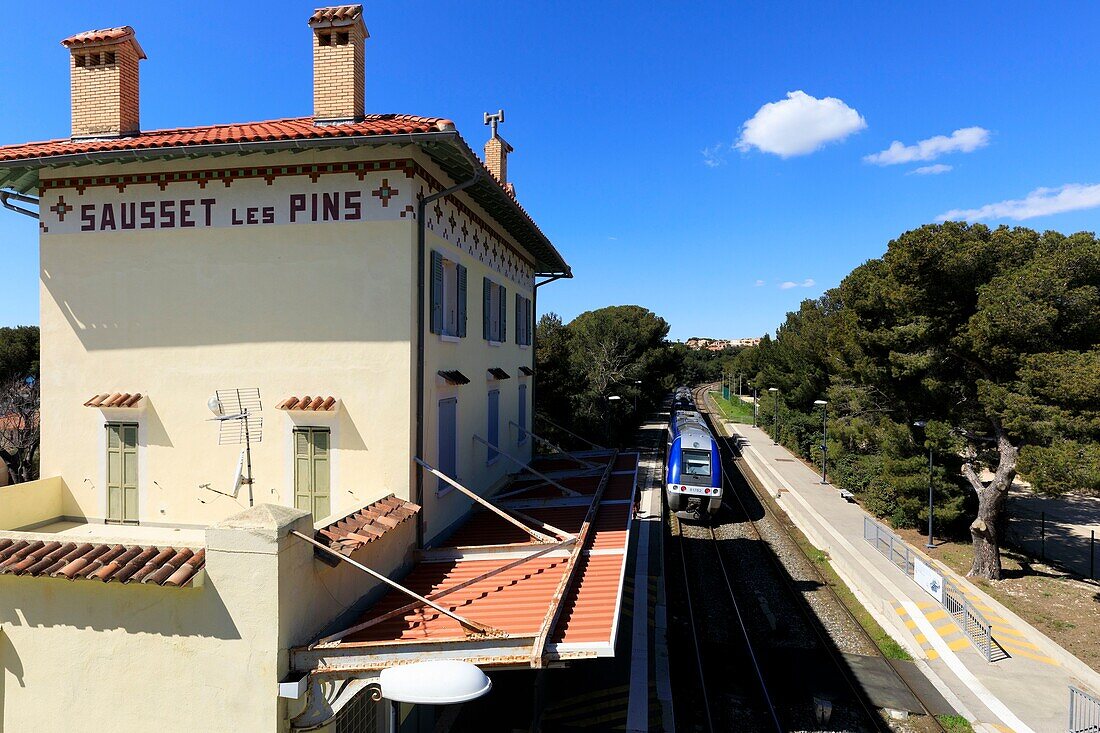 Frankreich, Bouches du Rhone, Blaue Küste, Sausset les Pins, Bahnhof