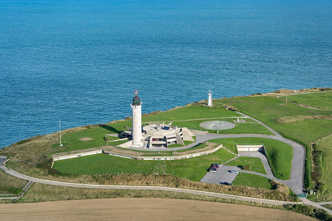 Frankreich, Pas de Calais, Audinghen, Cap Gris Nez, der Leuchtturm und das CROSS Gris Nez (Luftaufnahme)