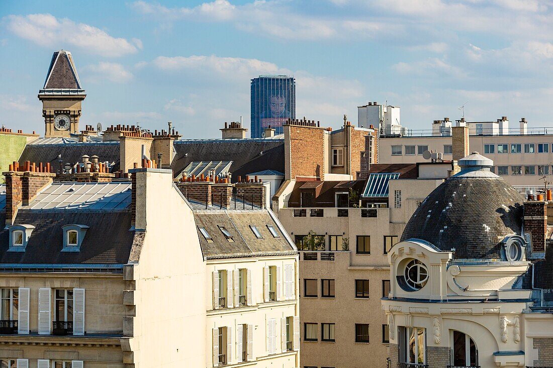 France, Paris, buildings of the 7th arrondissement and the Eiffel Tower