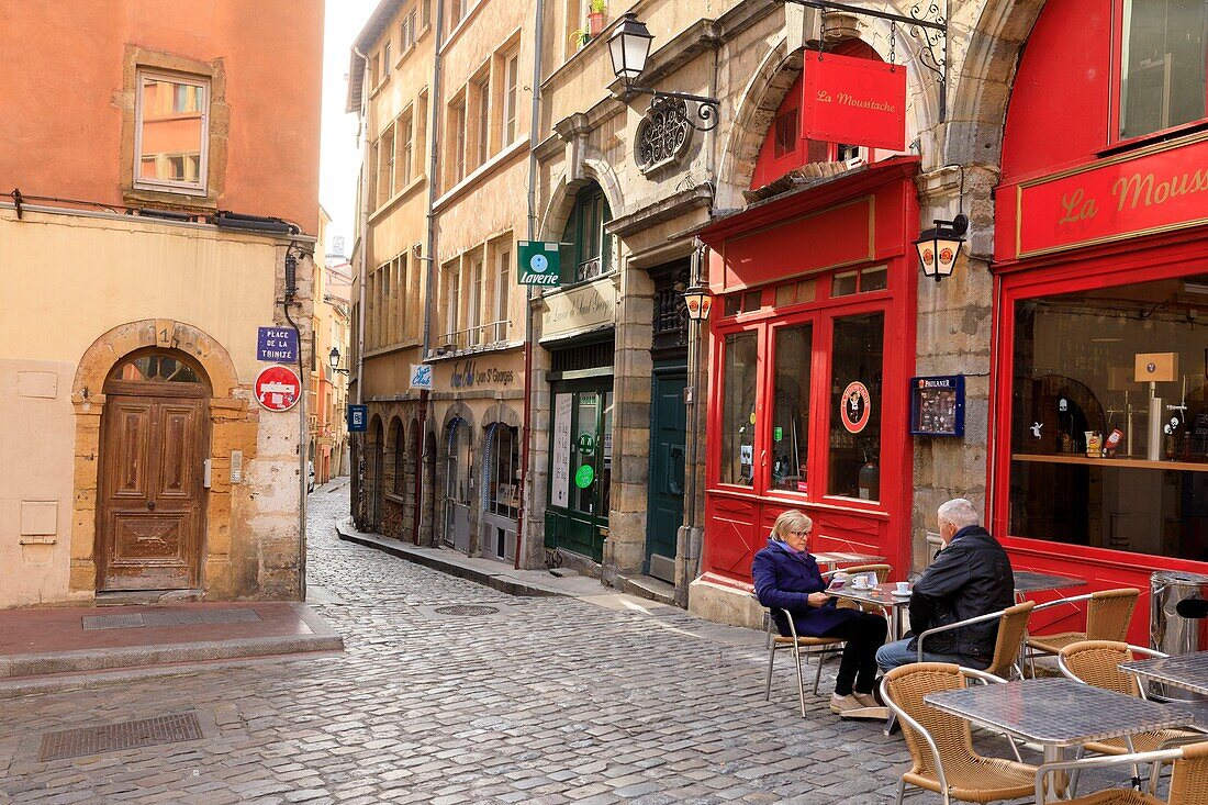 Frankreich, Rhone, Lyon, 5. Arrondissement, Altstadt von Lyon, historische Stätte, die von der UNESCO zum Weltkulturerbe erklärt wurde, Dreifaltigkeitsplatz und Saint Georges Straße