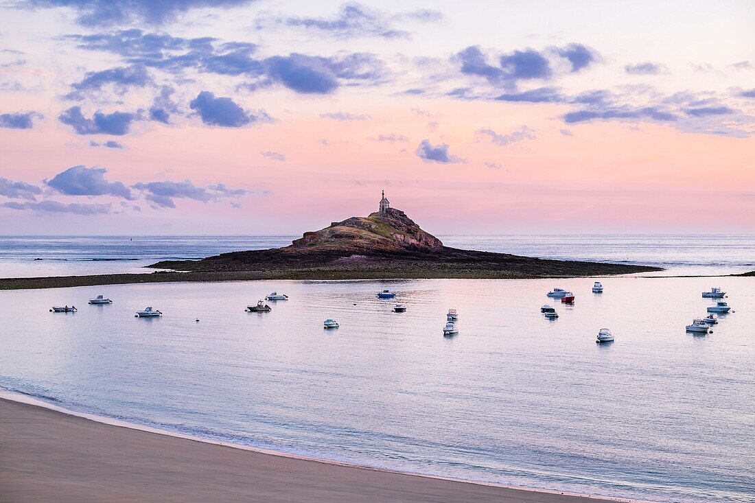 France, Cotes d'Armor, Erquy, Saint Michel islet and chapel from Saint Michel beach