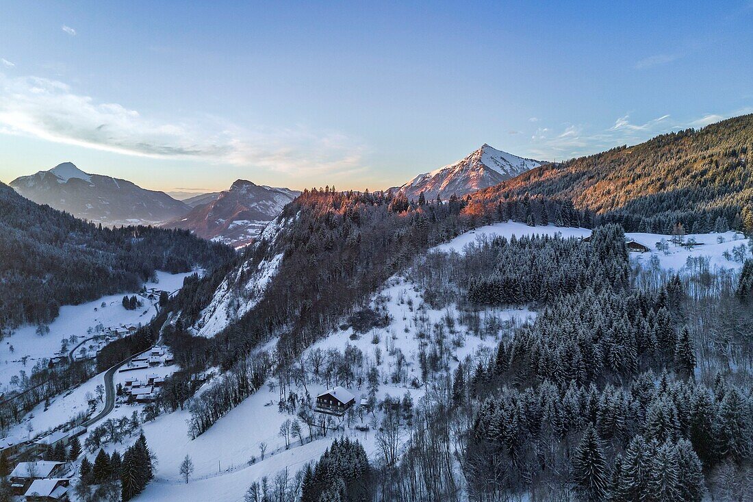 Frankreich, Haute Savoie, Skigebiet Les Carroz d'Araches, Dorf Araches la Frasse