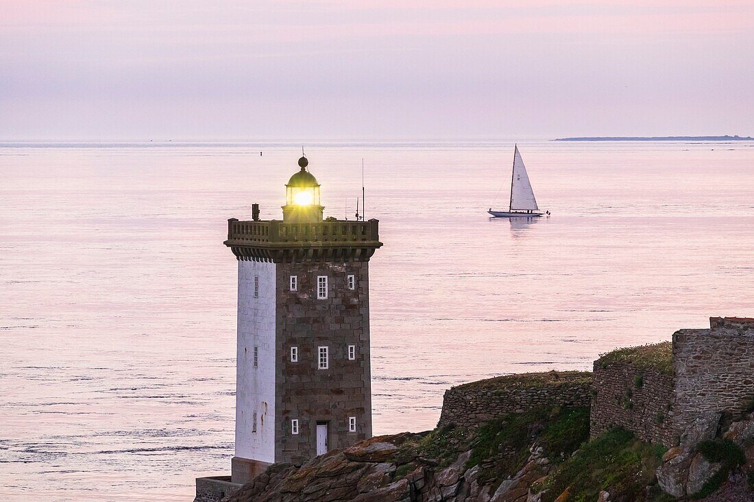 Frankreich, Finistere, Le Conquet, Halbinsel Kermorvan, Leuchtturm von Kermorvan aus dem Jahr 1849