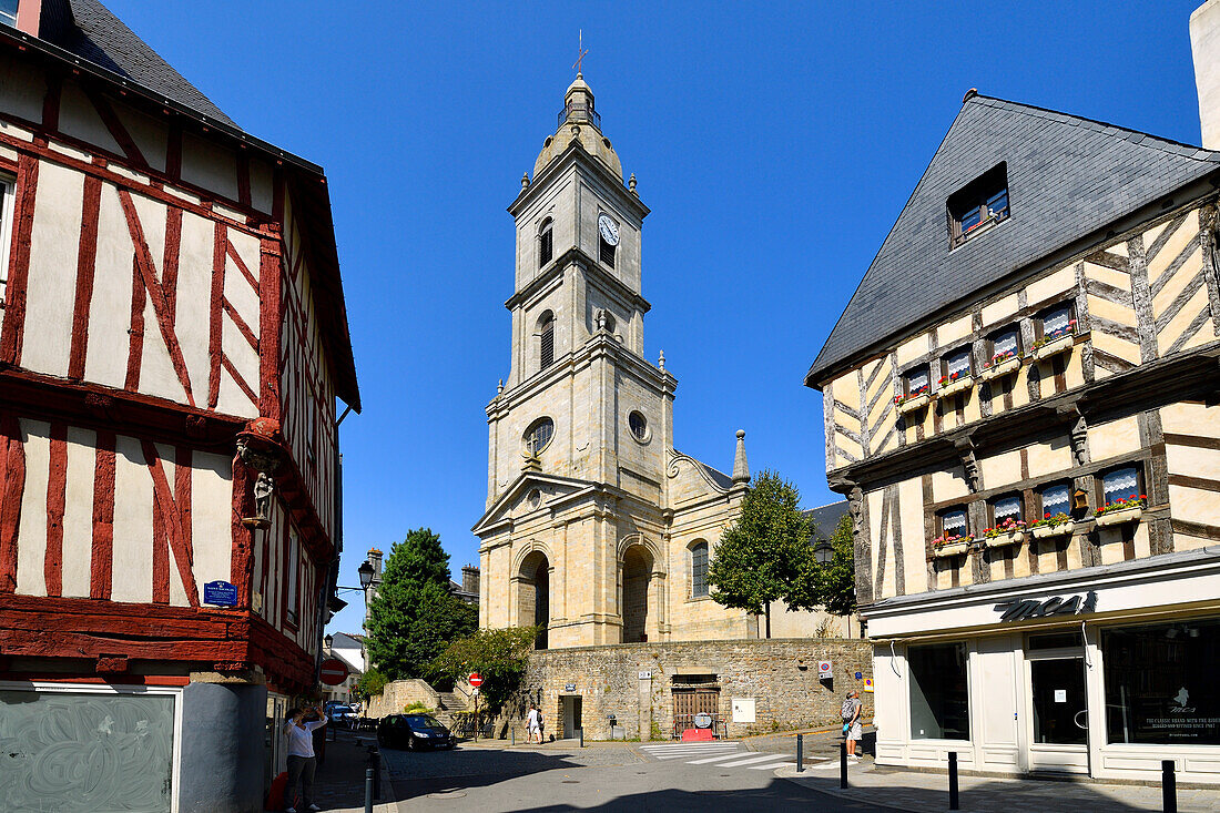 France, Morbihan, Gulf of Morbihan, Vannes, Place du General De Gaulle and Saint-Patern church