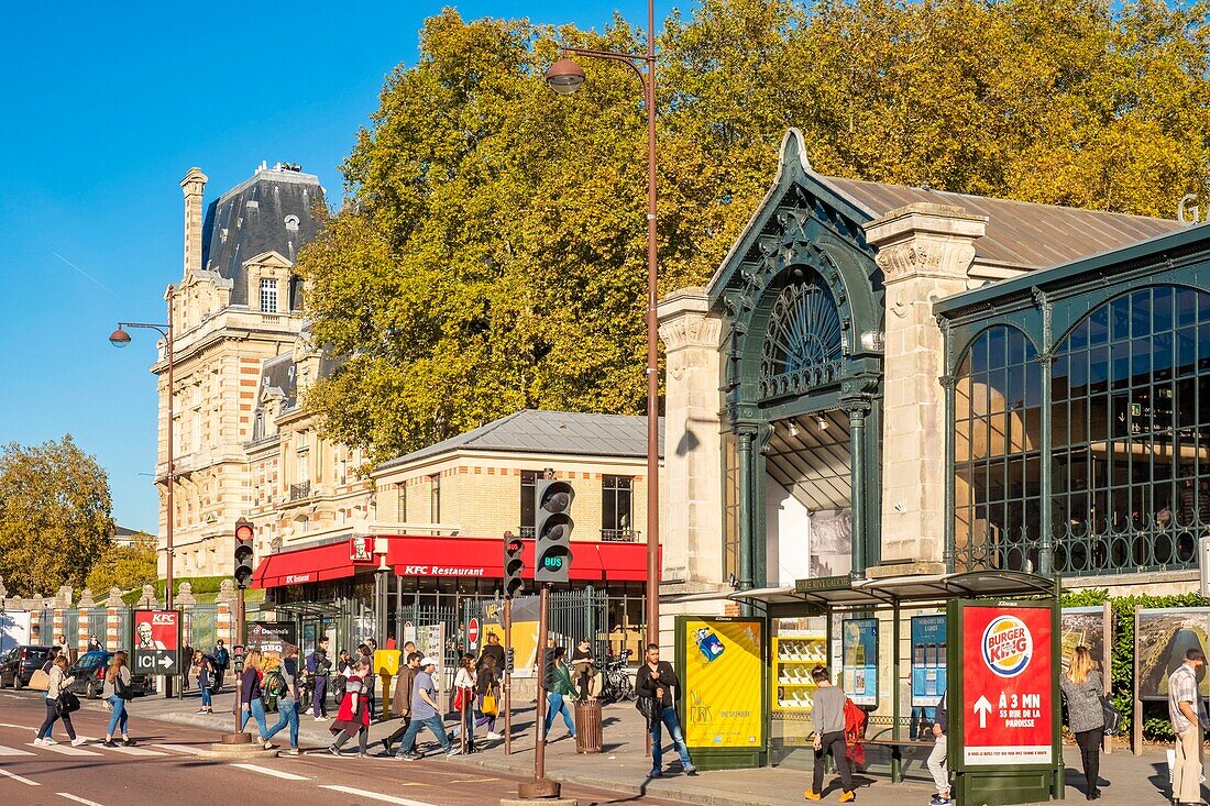 Frankreich, Yvelines, Versailles, Bahnhof Chateau Rive Gauche