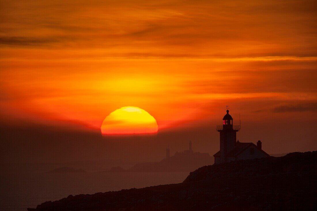 France, Finistere, Regional Natural Armoric Park, Camaret sur Mer, Toulinguet point, Solar alignment between the Toulinguet lighthouse and Saint Mathieu lighthouse