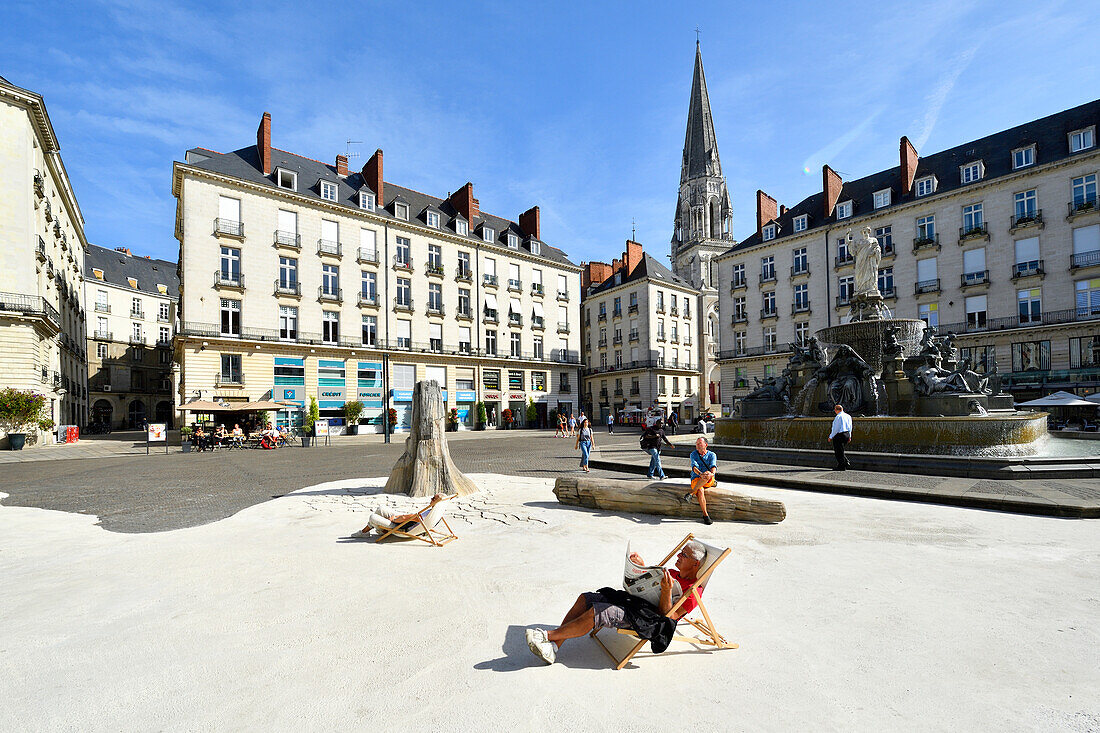 Frankreich, Loire Atlantique, Nantes, Place Royale und Brunnen und Basilika Saint-Nicolas