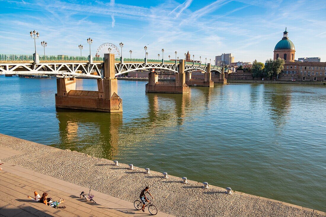 France, Haute Garonne, Toulouse, the Saint Pierre bridge