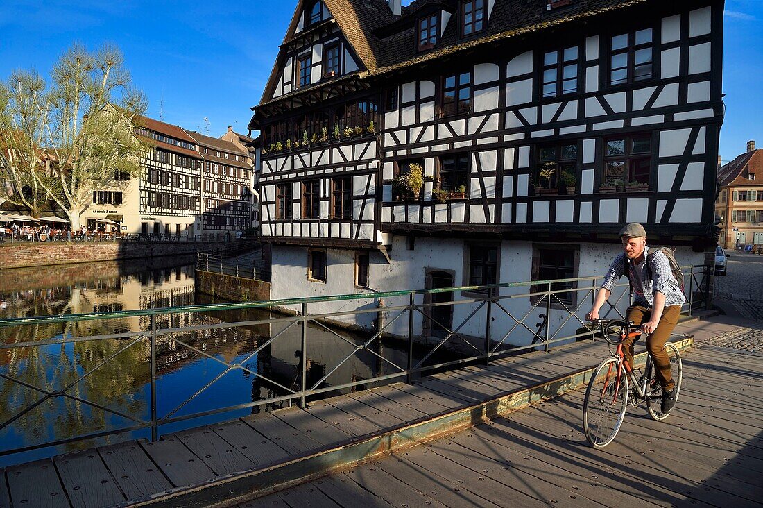 France, Bas Rhin, Strasbourg, old town listed as World Heritage by UNESCO, Petite France District, the Pont du Faisan on the Ill river