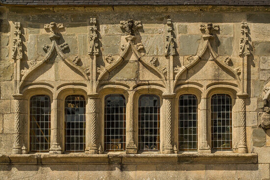 Frankreich, Finistere, Pleyben, die Pfarrkirche von Pleyben ist um die Kirche Saint-Germain herum im gotischen Stil erbaut