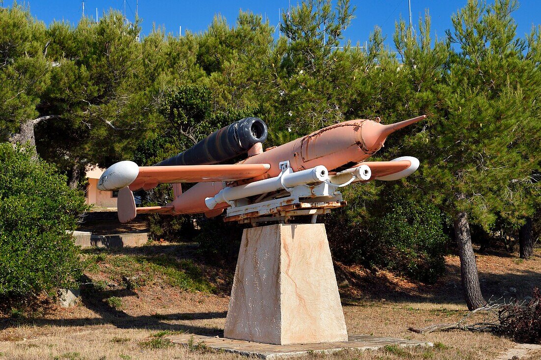 Frankreich, Var, Iles d'Hyeres, Parc national de Port Cros (Nationalpark von Port Cros), Insel Le Levant, Militärzone, V1-Rakete, die für die ersten Tests nach dem Krieg diente