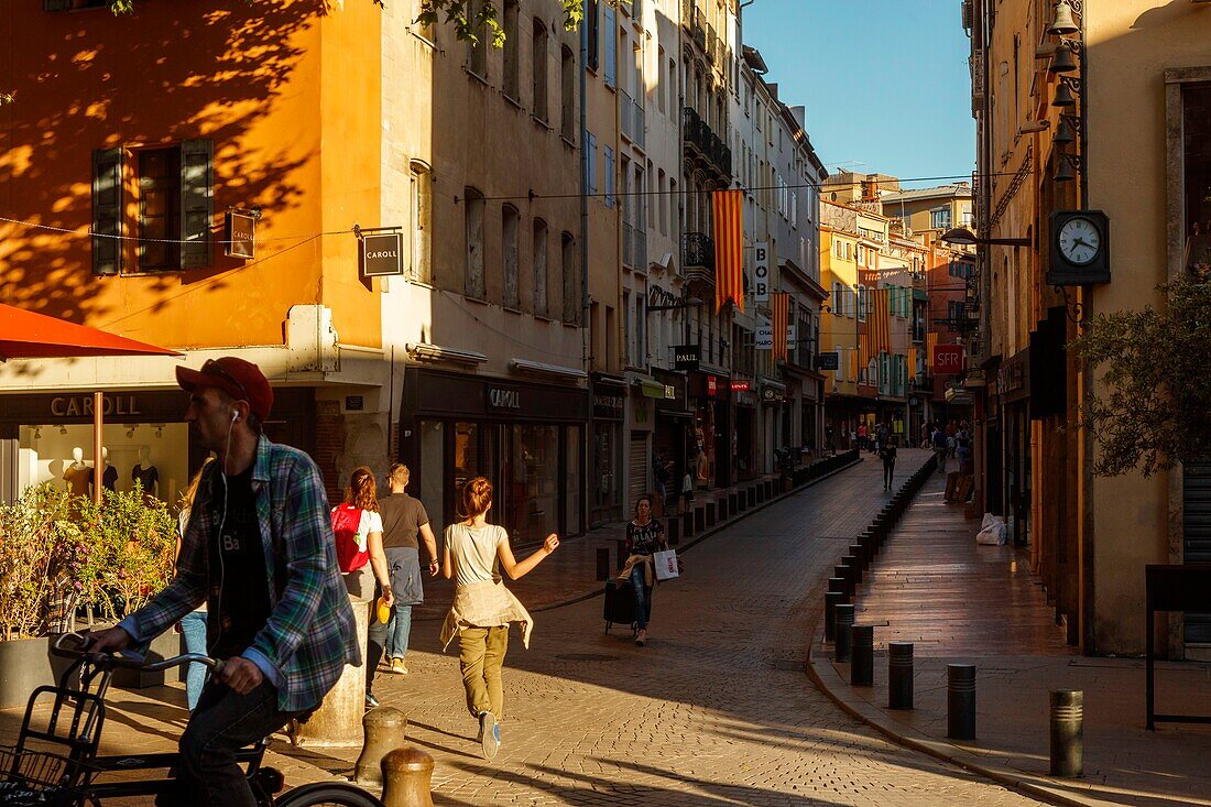 France, Pyrenees Orientales, Perpignan, city center, street scene in downtown