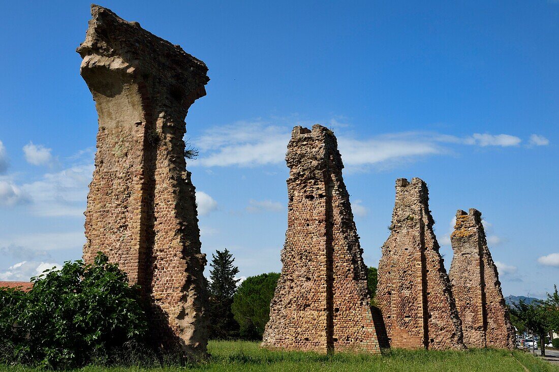 Frankreich, Var, Frejus, Forum Julii, Ebene von St. Croix, das römische Aquädukt aus dem 1. Jahrhundert vor Christus