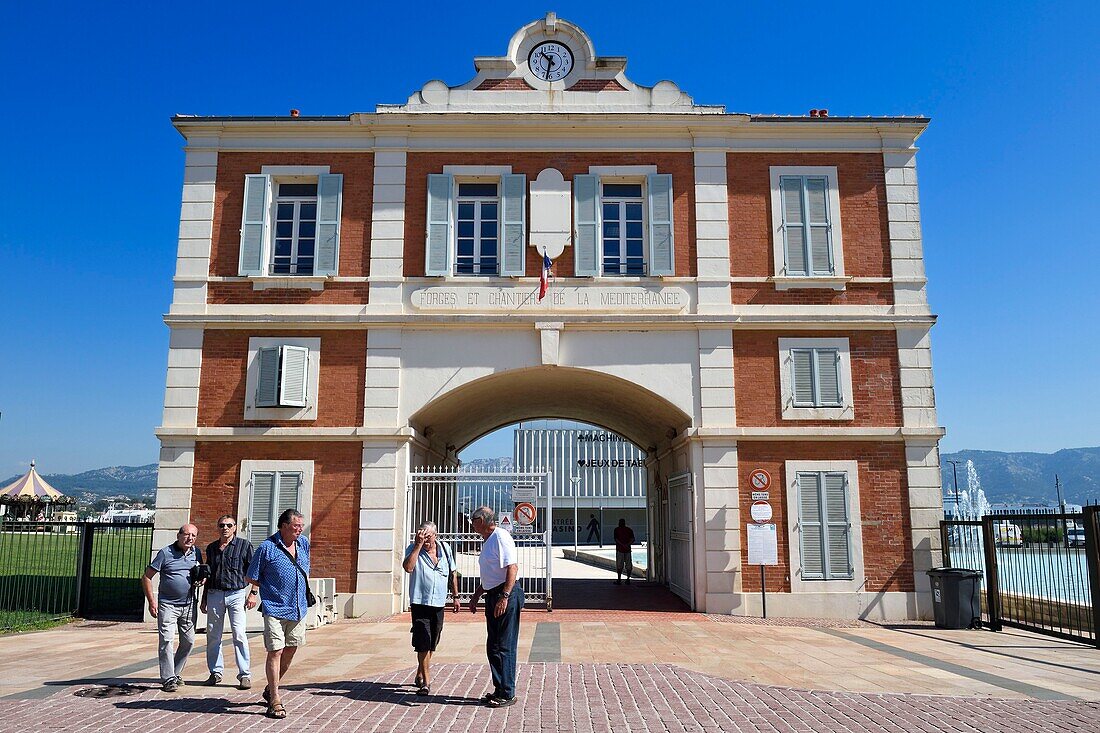 Frankreich, Var, rade de Toulon, La Seyne sur Mer, Haupttor der ehemaligen Werften, ehemalige Werftarbeiter