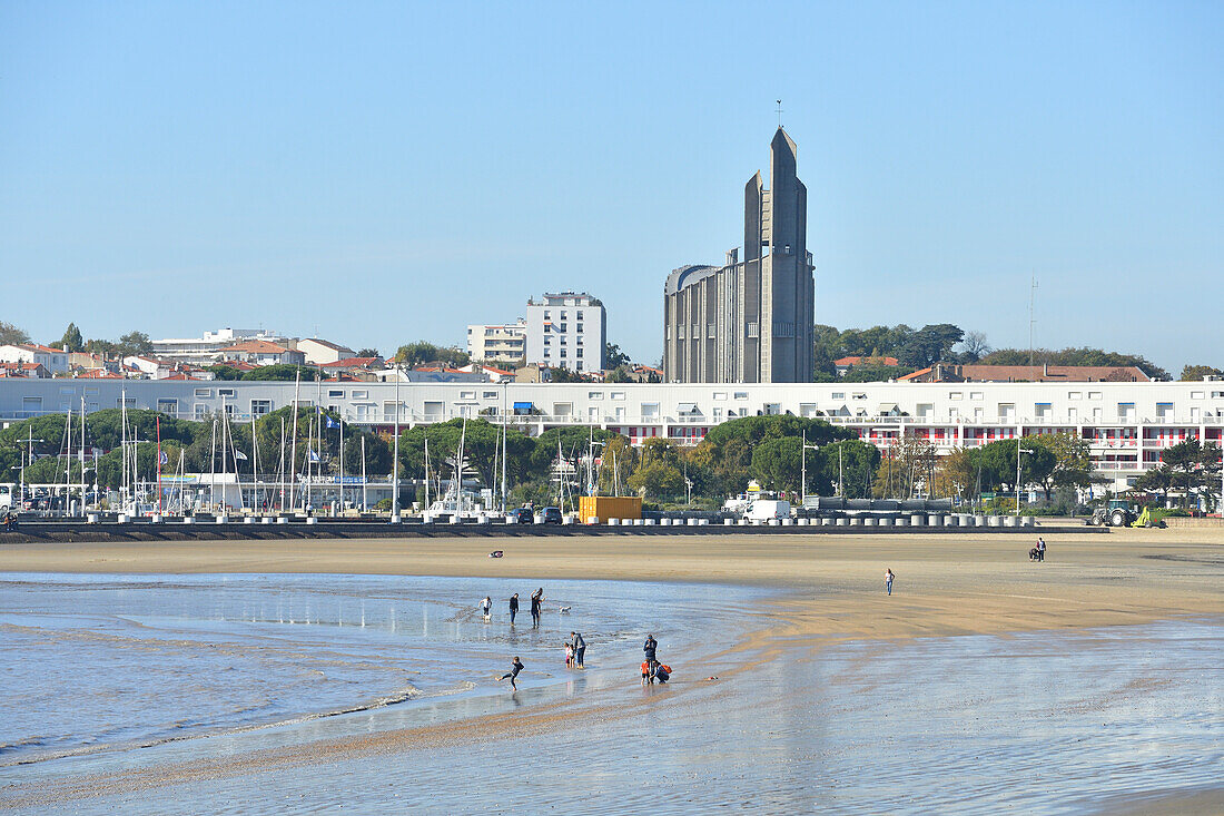 France, Charente Maritime, Royan, the beach, the seafront and the church Notre Dame, completely built in concrete, conceived by the architect Guillaume Gillet