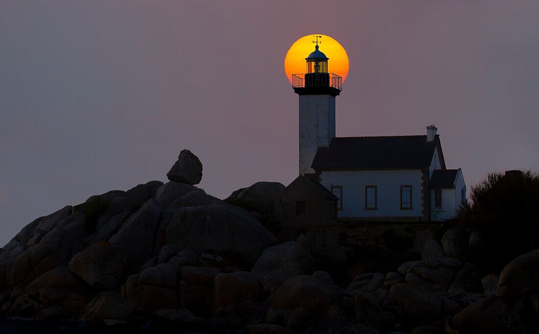 France, Finistere, Pays des Abers, Brignogan Plages, the Pontusval Lighthouse on the Pointe de Beg Pol at sunrise