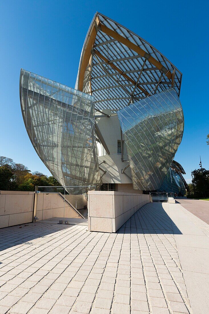 France, Paris, Bois de Boulogne, Fondation Louis Vuitton by Frank Gehry