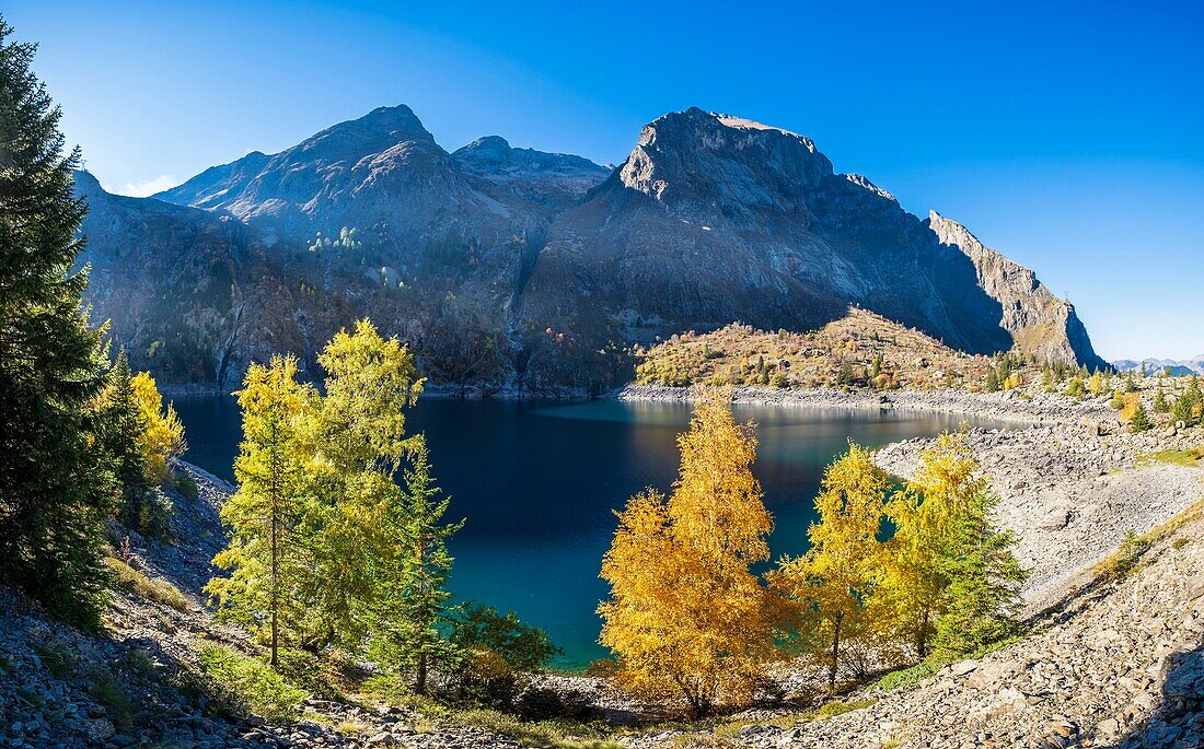 France, Isere, Ecrins National Park, Veneon valley, Lauvitel lake (alt : 1530m) on the GR 54 hiking trail