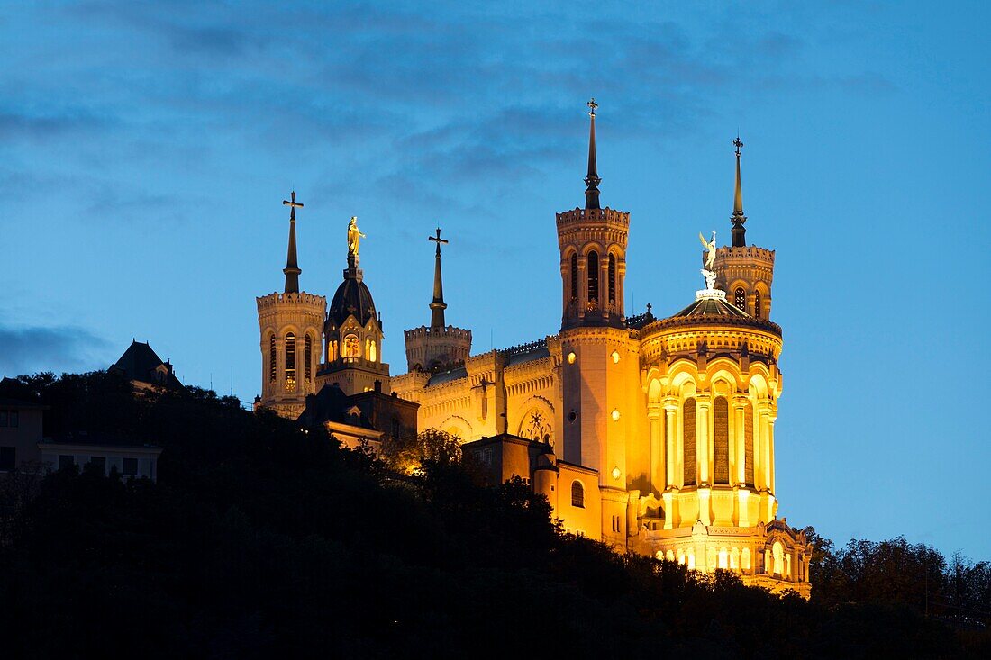 Frankreich, Rhone, Lyon, 5. Arrondissement, Stadtteil Fourvière, Basilika Notre Dame de Fourvière (19. Jahrhundert), denkmalgeschützt, UNESCO-Weltkulturerbe