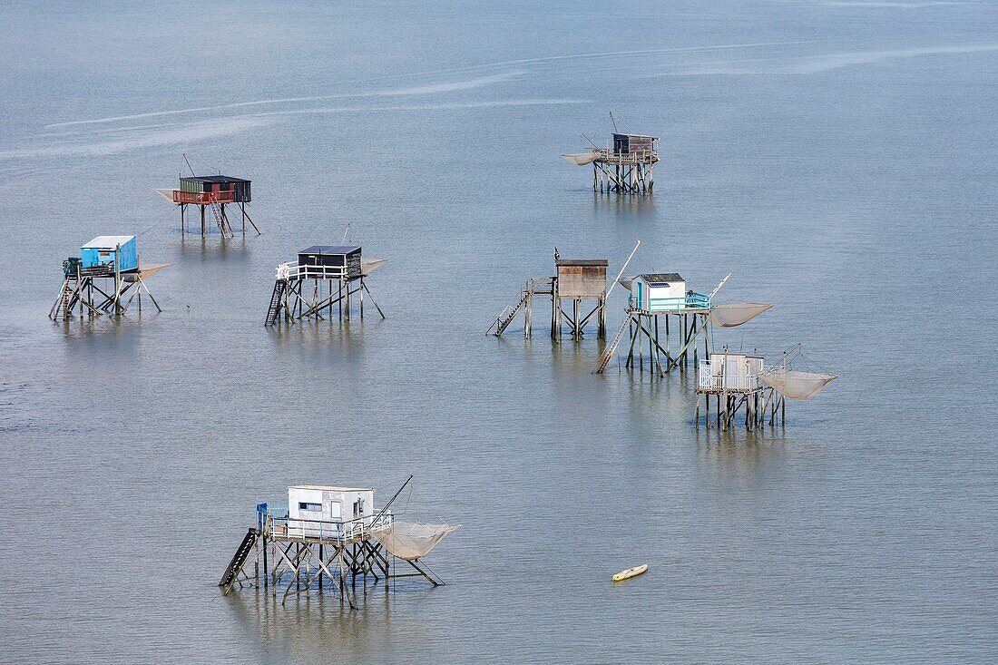Frankreich, Charente Maritime, Insel Madame, Fischerhütten mit Carrelet (Luftaufnahme)