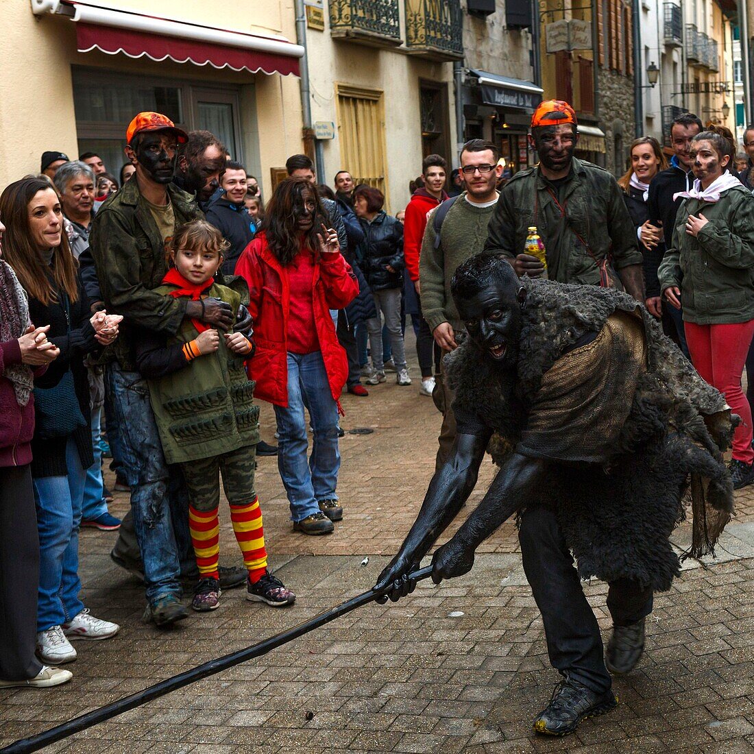 Frankreich, Pyrenees Orientales, Prats-de-Mollo, Lebensszene während des Bärenfestes beim Karneval