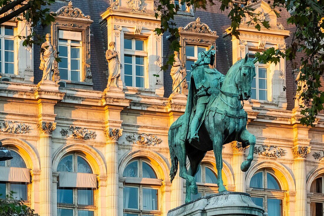 France, Paris, the statue of Etienne Marcel in front of the Hotel de Ville