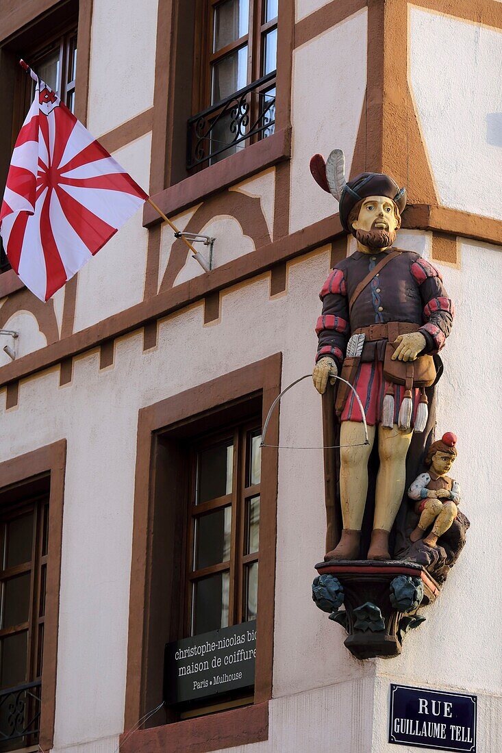 France, Haut Rhin, Mulhouse, Place de la Reunion, corner rue Guillaume Tell, niche, statue of Guillaume Tell